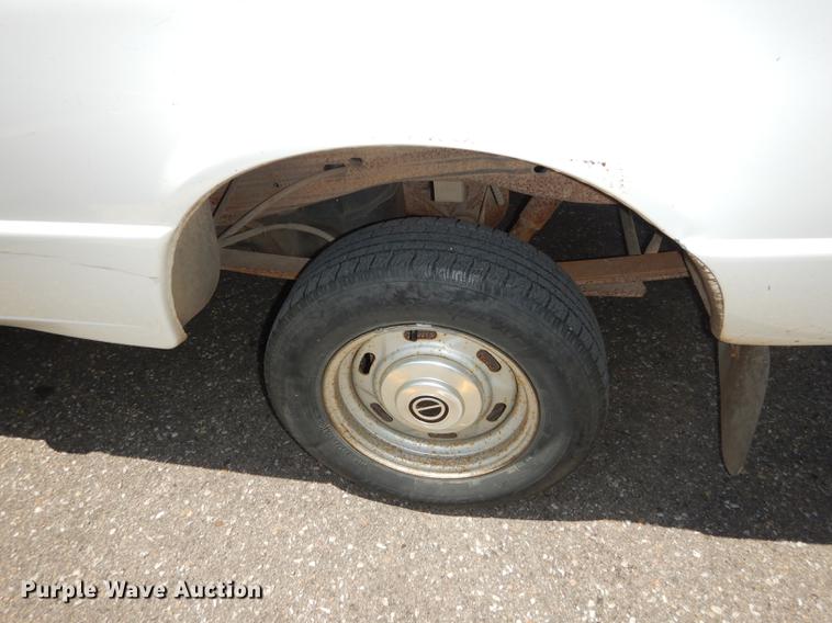 image for item DE1852 1996 Ford Ranger XL pickup truck