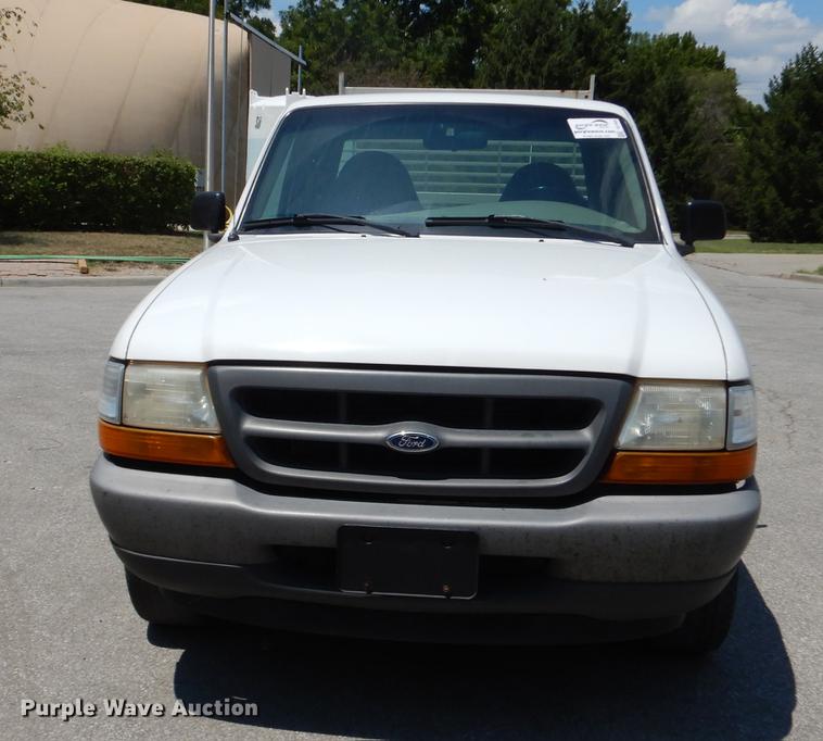 image for item DE1855 2000 Ford Ranger SuperCab pickup truck