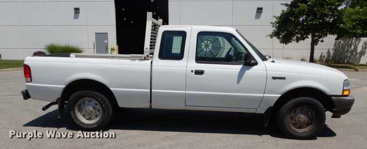 image for item DE1855 2000 Ford Ranger SuperCab pickup truck