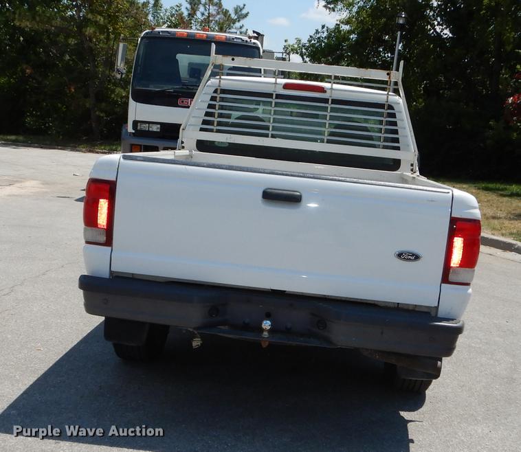 image for item DE1855 2000 Ford Ranger SuperCab pickup truck