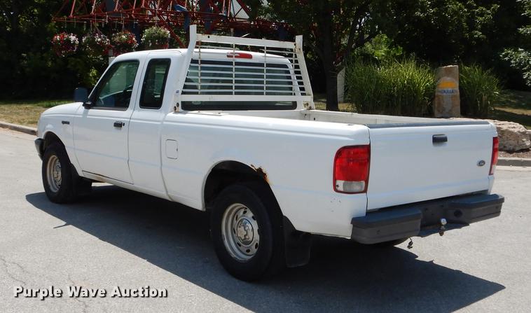 image for item DE1855 2000 Ford Ranger SuperCab pickup truck