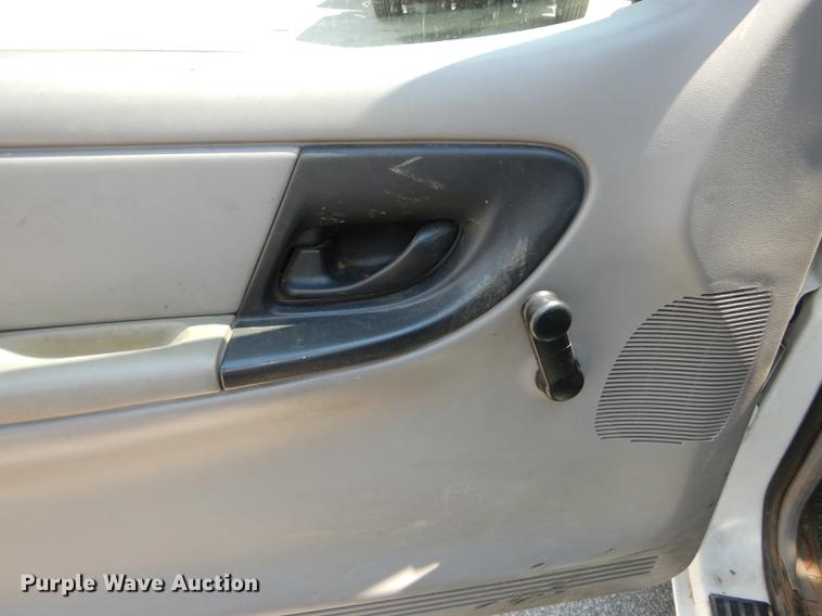 image for item DE1855 2000 Ford Ranger SuperCab pickup truck