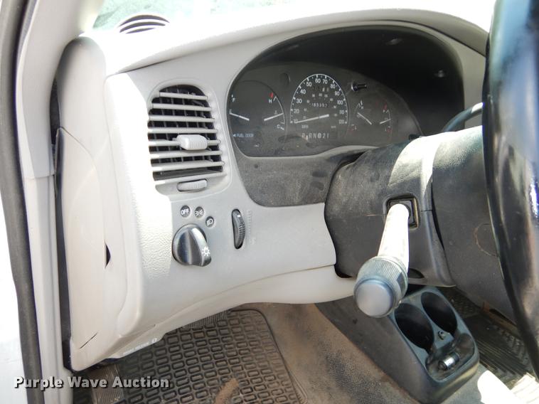 image for item DE1855 2000 Ford Ranger SuperCab pickup truck