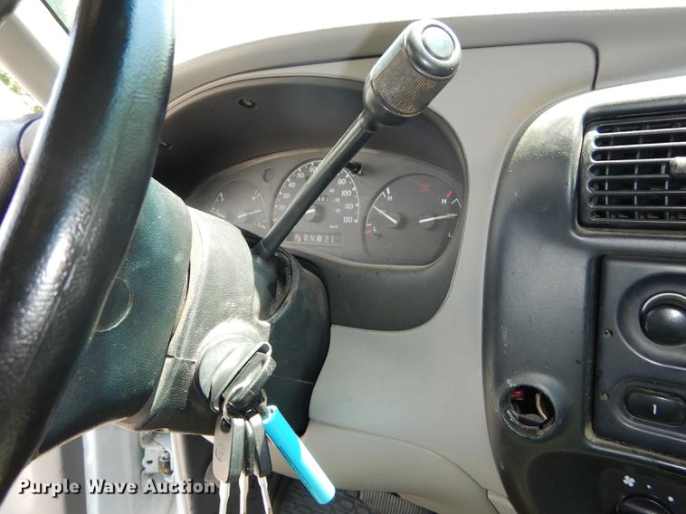 image for item DE1855 2000 Ford Ranger SuperCab pickup truck