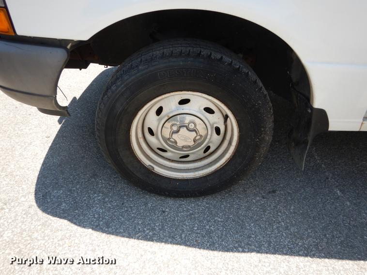 image for item DE1855 2000 Ford Ranger SuperCab pickup truck