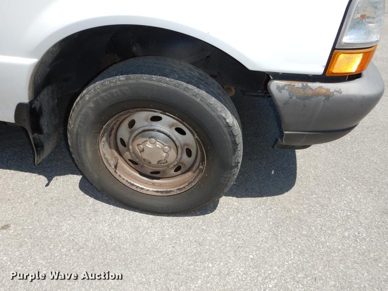 image for item DE1855 2000 Ford Ranger SuperCab pickup truck