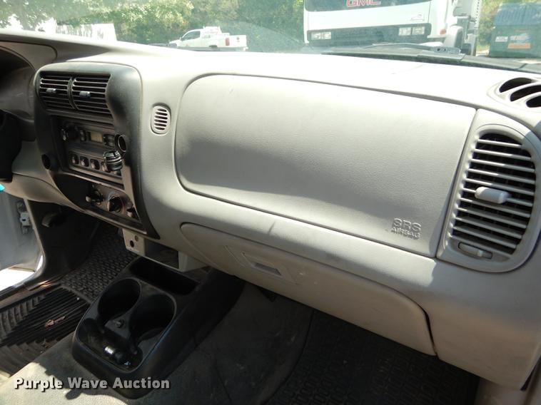 image for item DE1855 2000 Ford Ranger SuperCab pickup truck