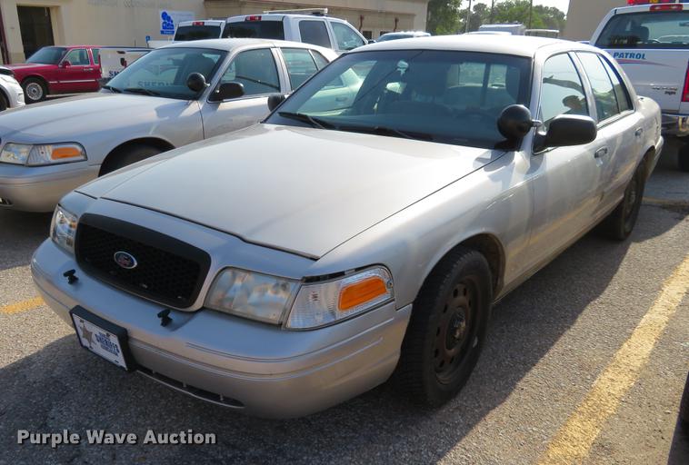 image for item DE6337 2011 Ford Crown Victoria Police Interceptor