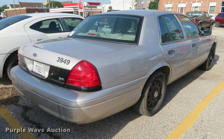 image for item DE6337 2011 Ford Crown Victoria Police Interceptor
