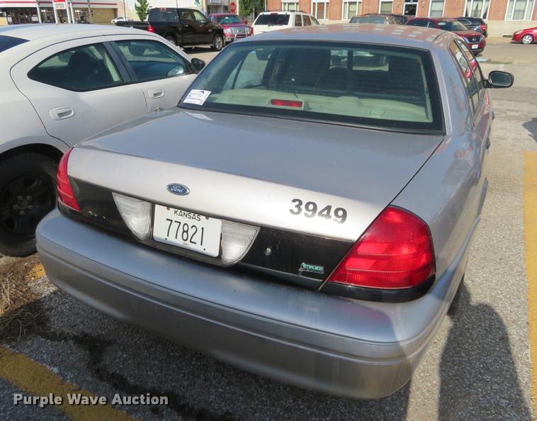 image for item DE6337 2011 Ford Crown Victoria Police Interceptor