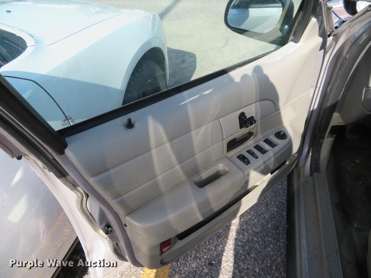 image for item DE6337 2011 Ford Crown Victoria Police Interceptor