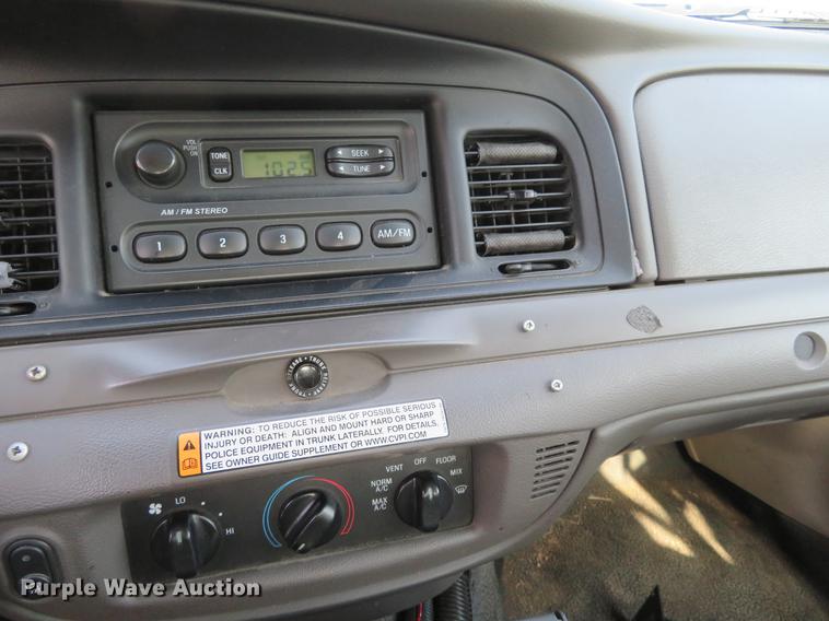 image for item DE6337 2011 Ford Crown Victoria Police Interceptor