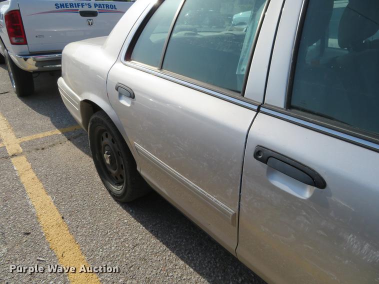 image for item DE6337 2011 Ford Crown Victoria Police Interceptor