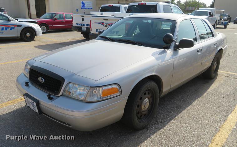 image for item DE6338 2011 Ford Crown Victoria Police Interceptor