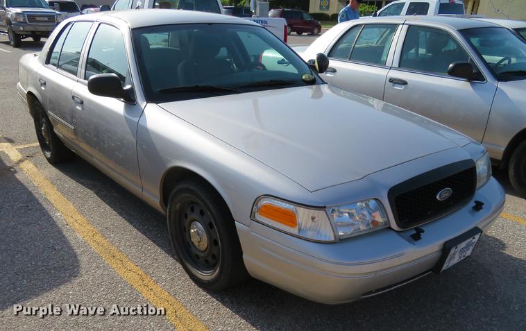 image for item DE6338 2011 Ford Crown Victoria Police Interceptor