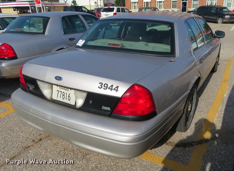 image for item DE6338 2011 Ford Crown Victoria Police Interceptor