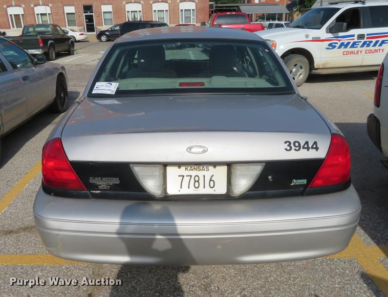 image for item DE6338 2011 Ford Crown Victoria Police Interceptor