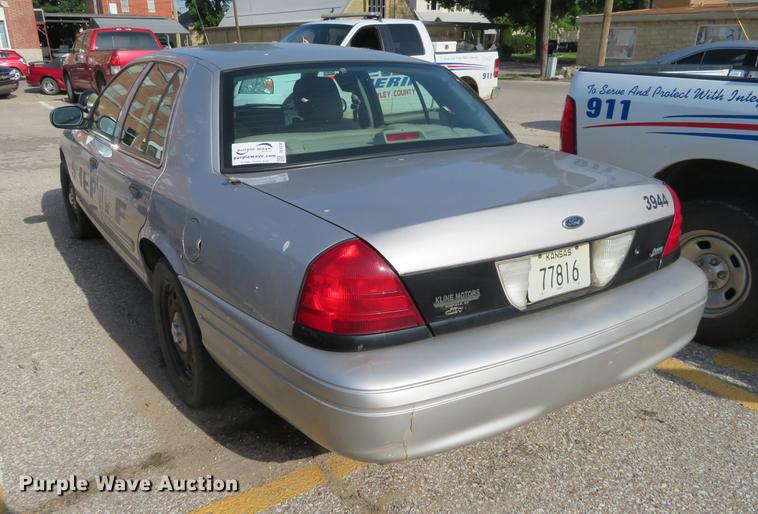 image for item DE6338 2011 Ford Crown Victoria Police Interceptor
