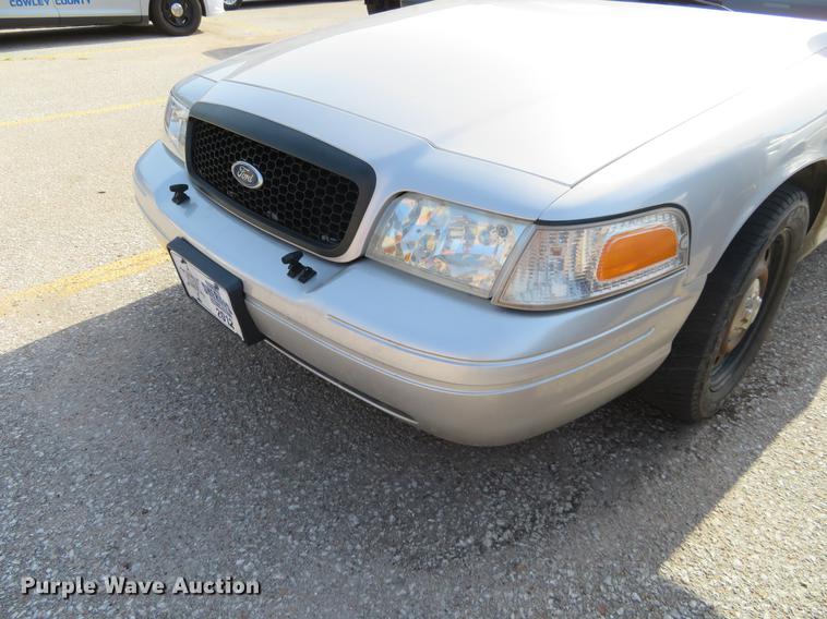 image for item DE6338 2011 Ford Crown Victoria Police Interceptor