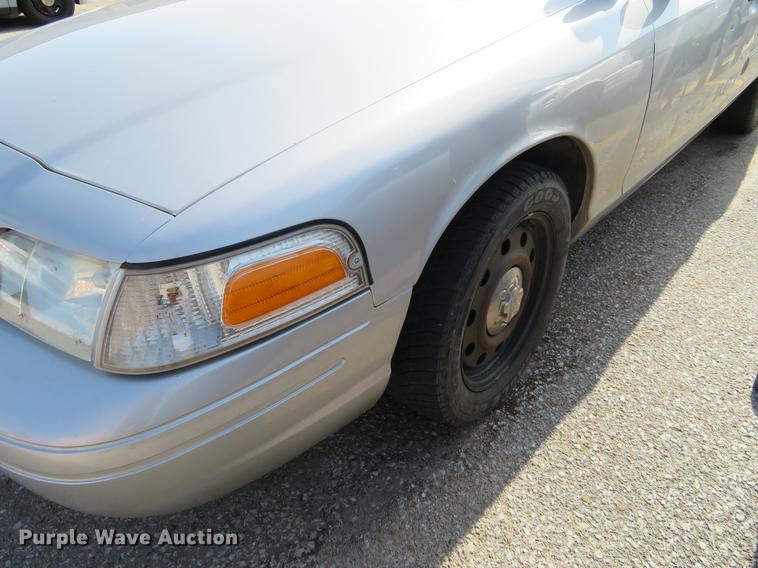 image for item DE6338 2011 Ford Crown Victoria Police Interceptor