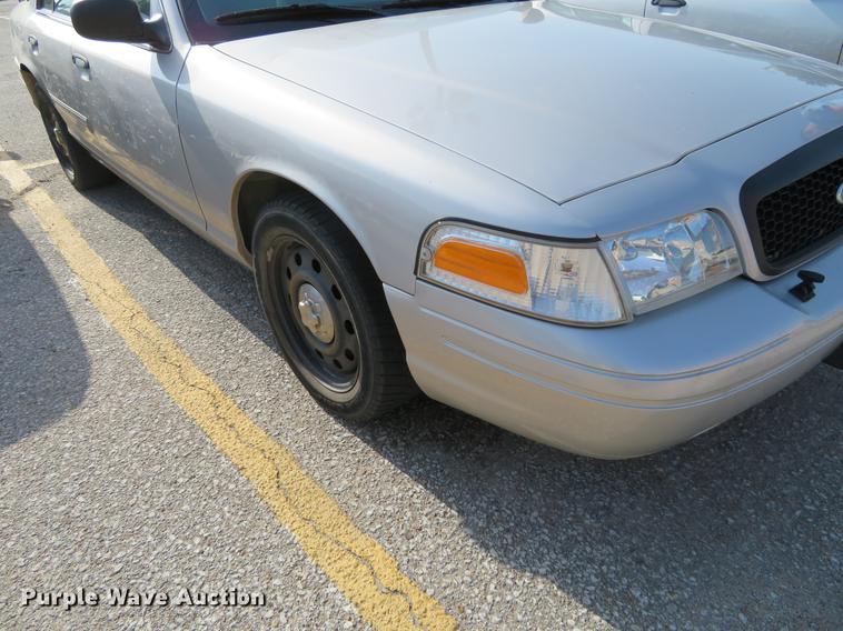 image for item DE6338 2011 Ford Crown Victoria Police Interceptor