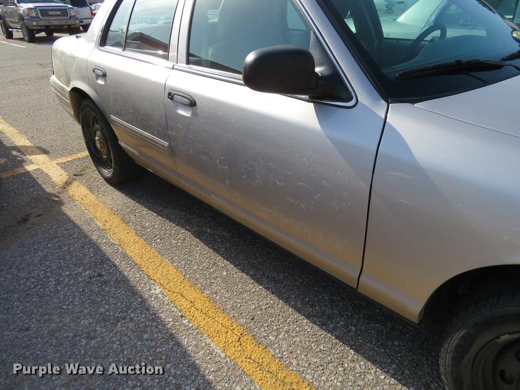 image for item DE6338 2011 Ford Crown Victoria Police Interceptor