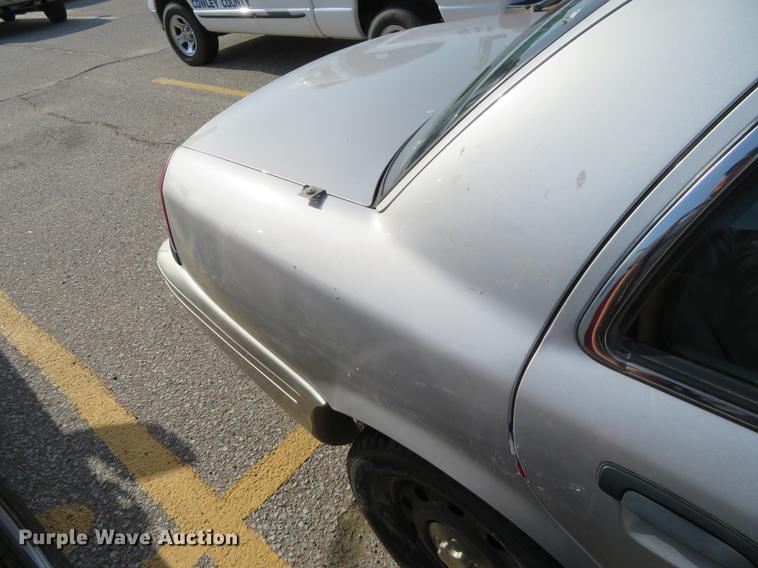 image for item DE6338 2011 Ford Crown Victoria Police Interceptor