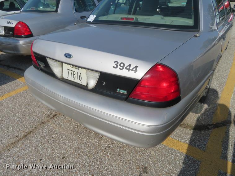 image for item DE6338 2011 Ford Crown Victoria Police Interceptor
