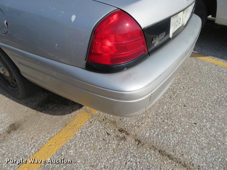 image for item DE6338 2011 Ford Crown Victoria Police Interceptor