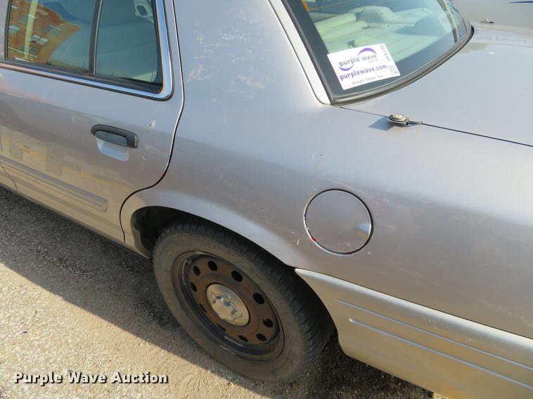 image for item DE6338 2011 Ford Crown Victoria Police Interceptor