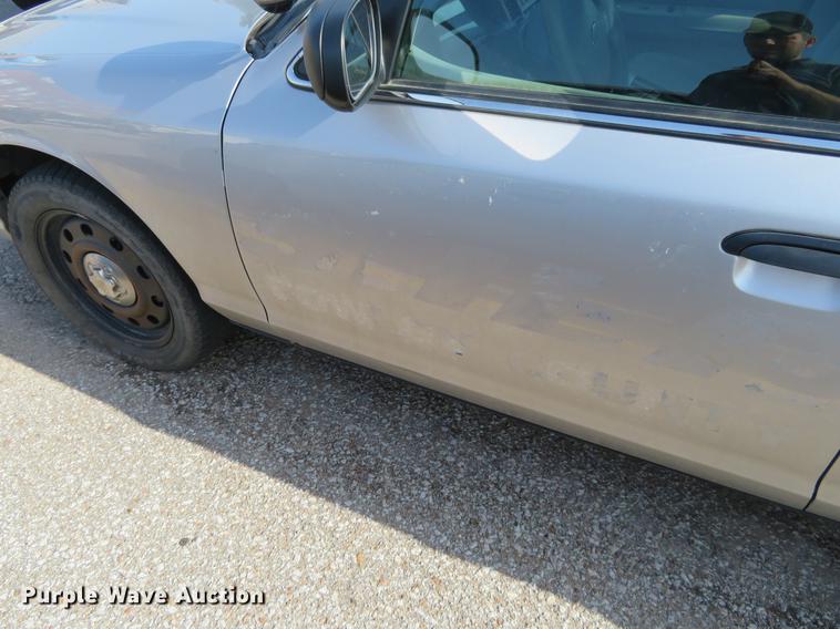 image for item DE6338 2011 Ford Crown Victoria Police Interceptor