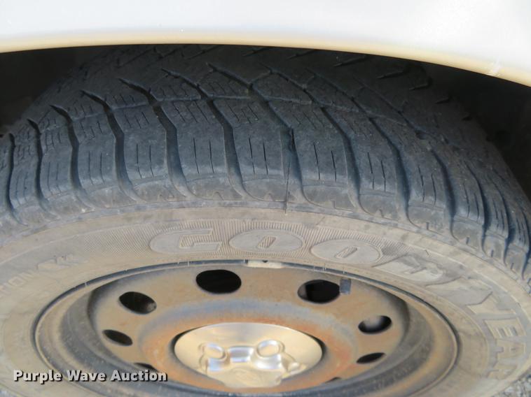 image for item DE6338 2011 Ford Crown Victoria Police Interceptor