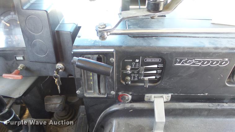 image for item DE7193 1994 Blue Bird TC2000 school bus