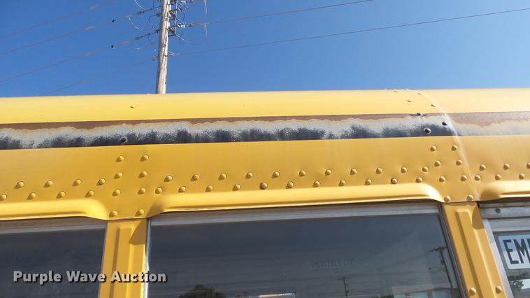 image for item DE7193 1994 Blue Bird TC2000 school bus