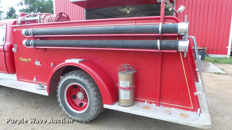 image for item DF4281 1964 Ford 600 fire truck