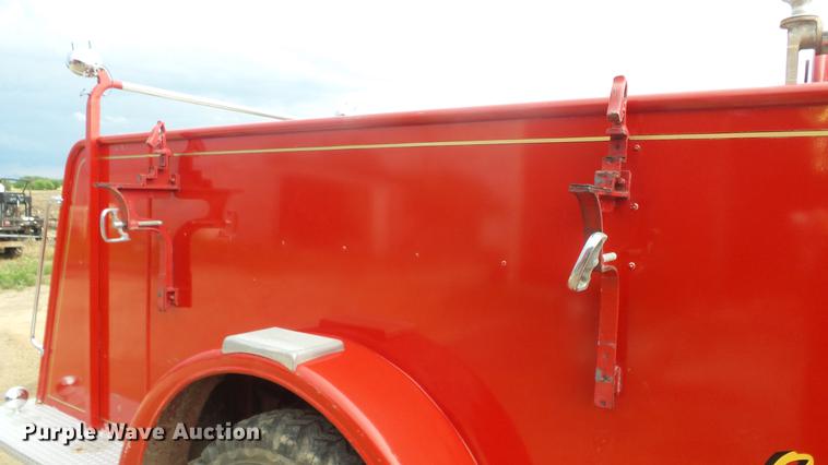 image for item DF4281 1964 Ford 600 fire truck