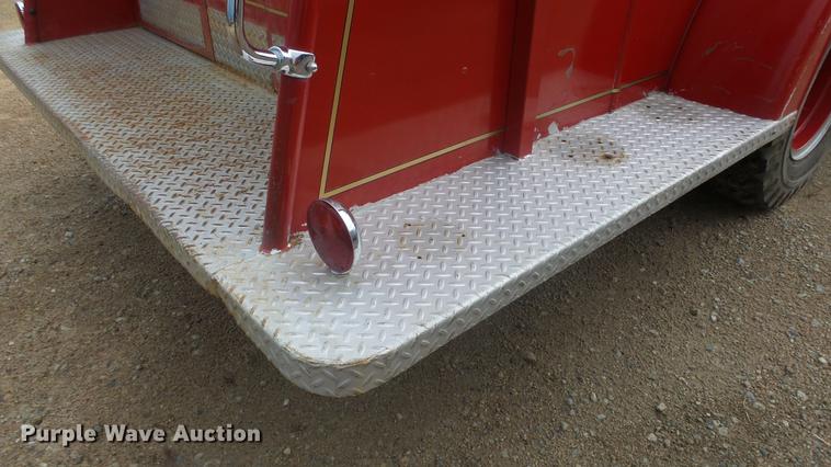 image for item DF4281 1964 Ford 600 fire truck
