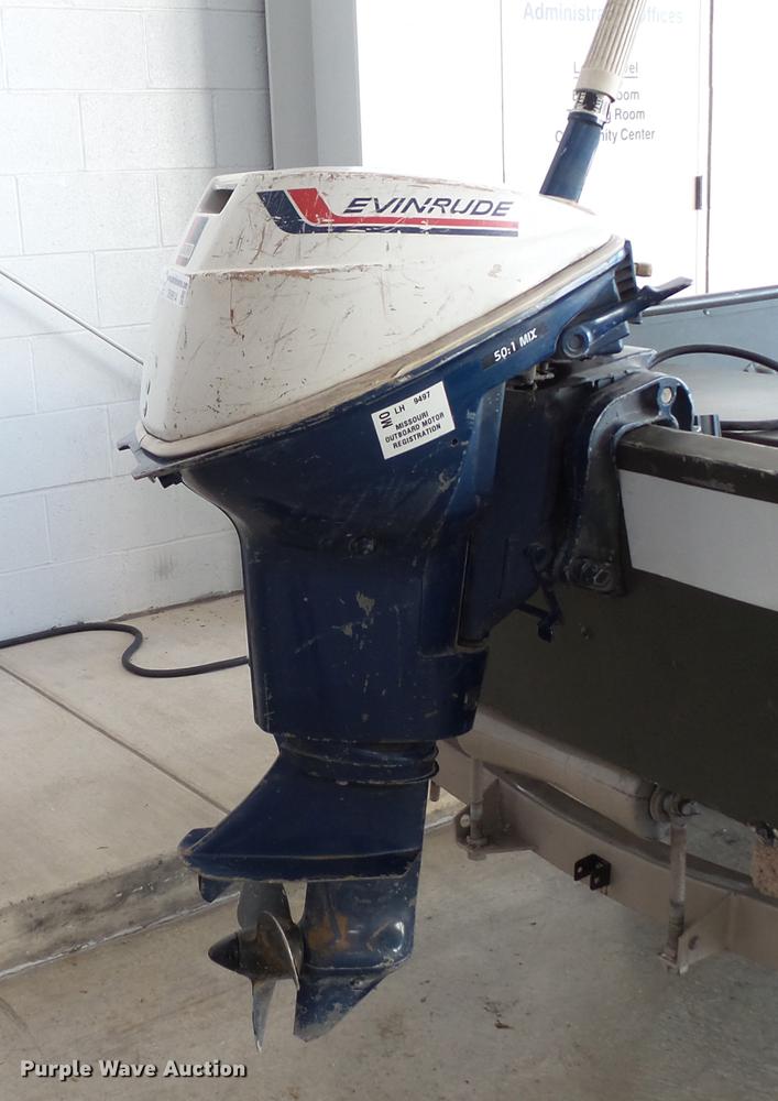 image for item DM9914 1982 Evinrude 9222M two cylinder two cycle outboard motor