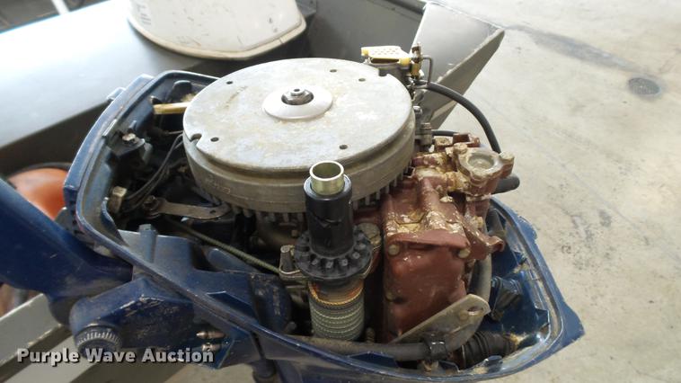 image for item DM9914 1982 Evinrude 9222M two cylinder two cycle outboard motor