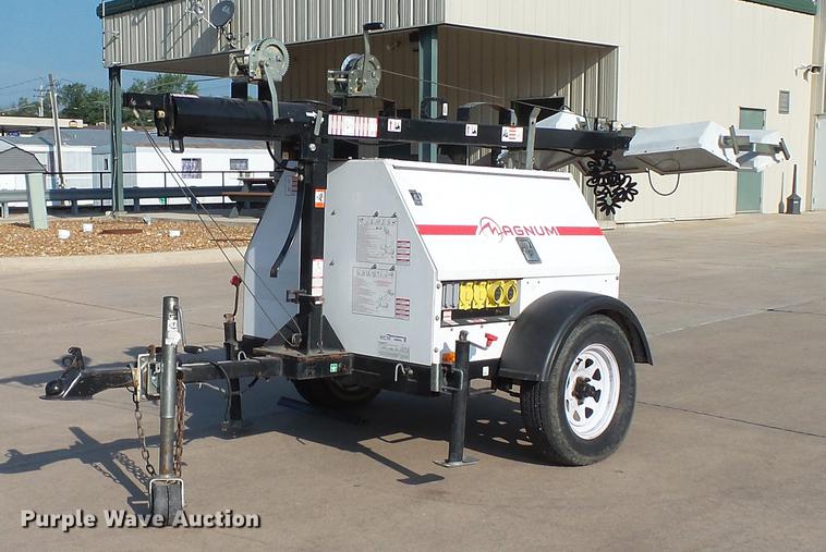 image for item DM9915 2007 Magnum MLT4200 light plant