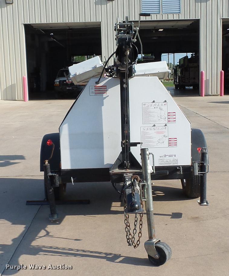 image for item DM9915 2007 Magnum MLT4200 light plant