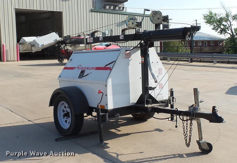 image for item DM9915 2007 Magnum MLT4200 light plant