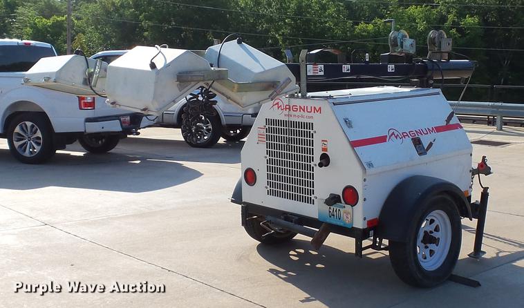 image for item DM9915 2007 Magnum MLT4200 light plant