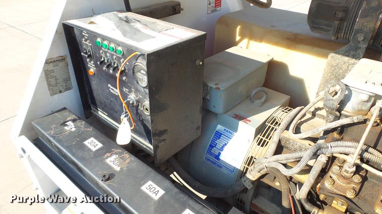 image for item DM9915 2007 Magnum MLT4200 light plant