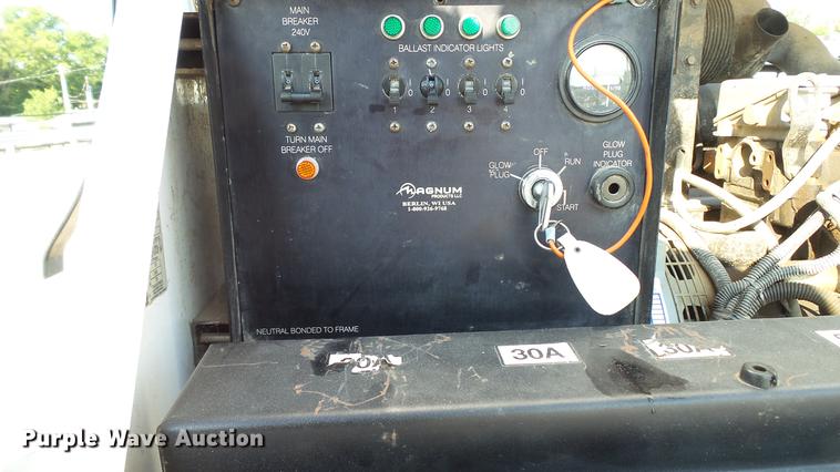 image for item DM9915 2007 Magnum MLT4200 light plant