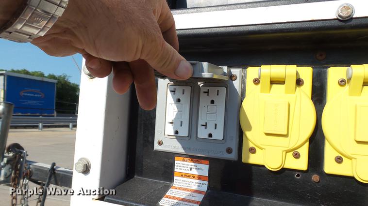 image for item DM9915 2007 Magnum MLT4200 light plant