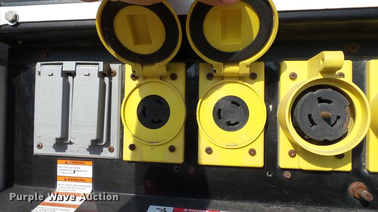 image for item DM9915 2007 Magnum MLT4200 light plant