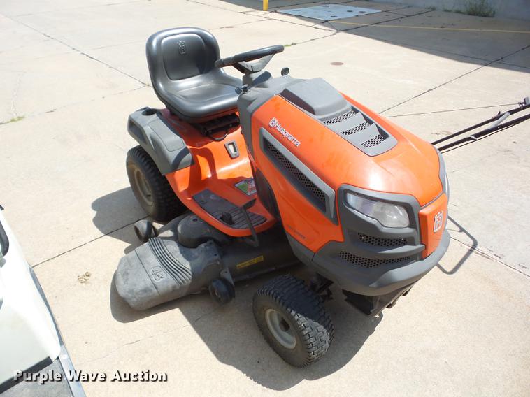 image for item DT9401 (2) lawn mowers