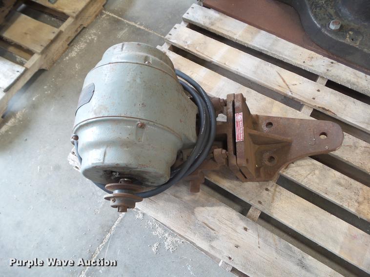 image for item DZ9374 Champion 21" drill press