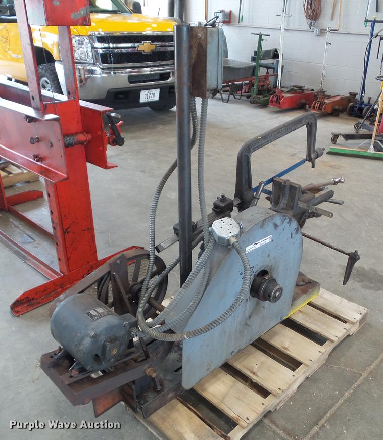 image for item DZ9375 Marvel Draw Cut No. 2 metal saw